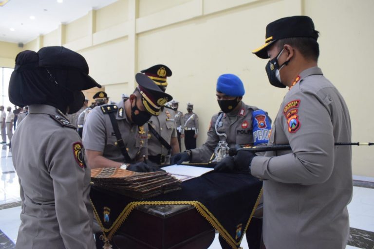 Sertijab Pejabat Utama dan Kapolsek di Polresta Sidoarjo