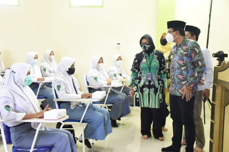 Gus Muhdlor : Persiapkan Data Base Lulusan SMK Siap Kerja 