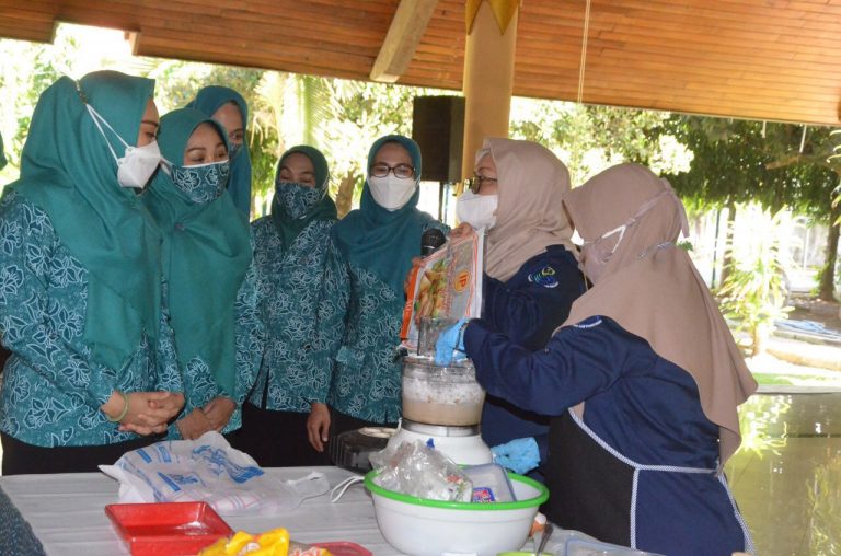 Pelaku Ekonomi Kreatif Sidoarjo Diminta Belajar Mengolah Ikan