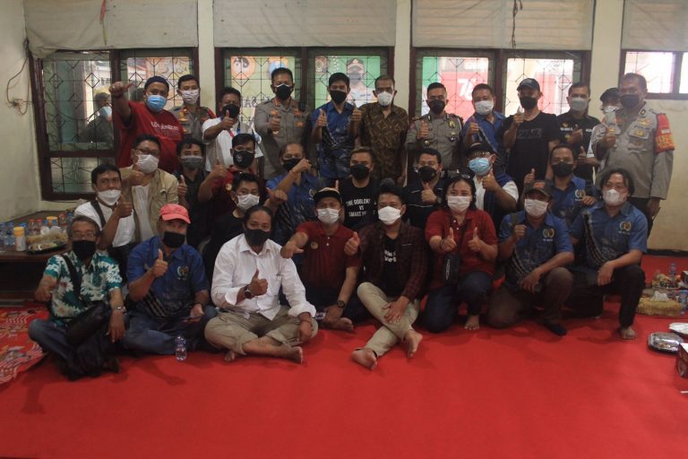 Wartawan Sidoarjo Ikuti Vaksinasi