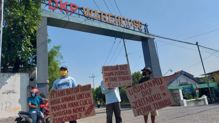 Imbas Tanah Diuruk, Petani Demo Pergudangan DKP Driyorejo