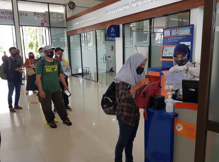 KA Lokal Beroperasi Lagi, Penumpang Dilarang Makan di Gerbong