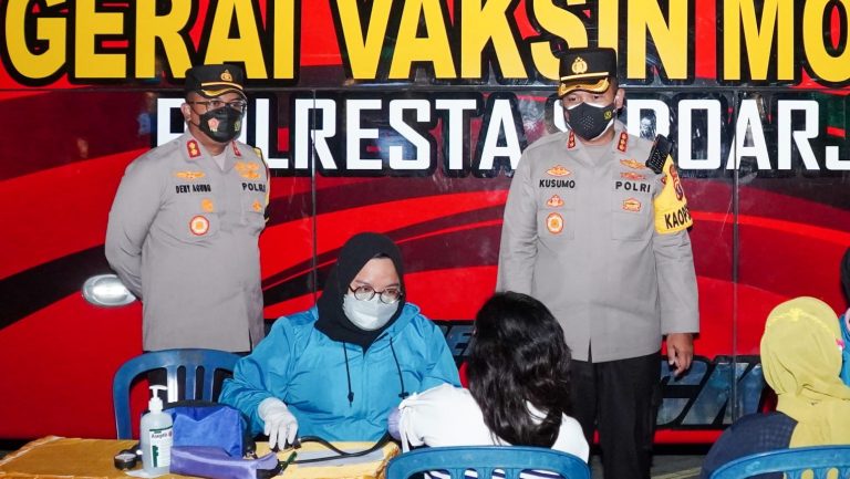 Bus Gerai Vaksin Mobile Datangi Tiga Pasar