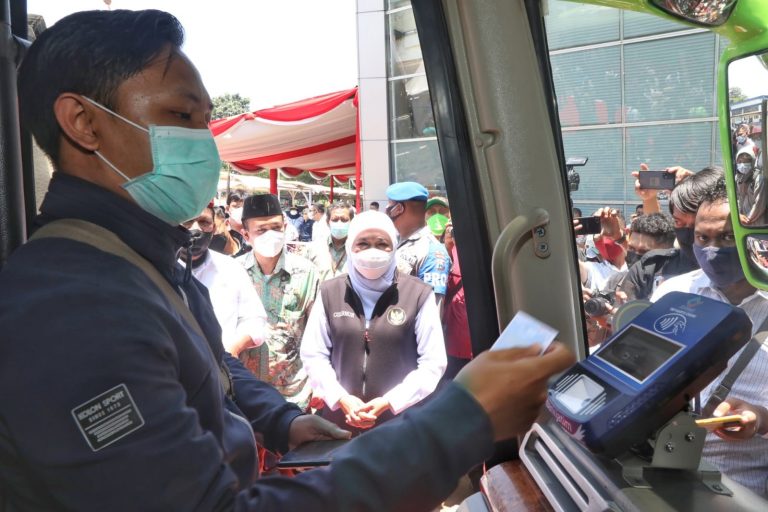 Smart Card dan Cashless di Terminal Anjuk Ladang Nganjuk