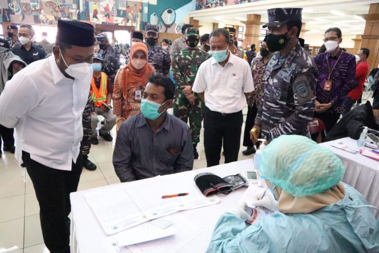 Koarmada II Kolaborasi dengan Pemkab Gresik Lakukan Serbuan Vaksinasi