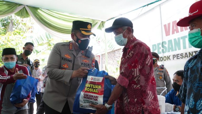 Kapolresta Sidoarjo Pantau Pelaksanaan Vaksinasi di Ponpes Jati Agung Al Qodiry