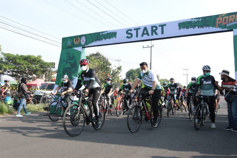 Bupati Gus Muhdlor, Jajal Trek Lintasan Balap Sepeda