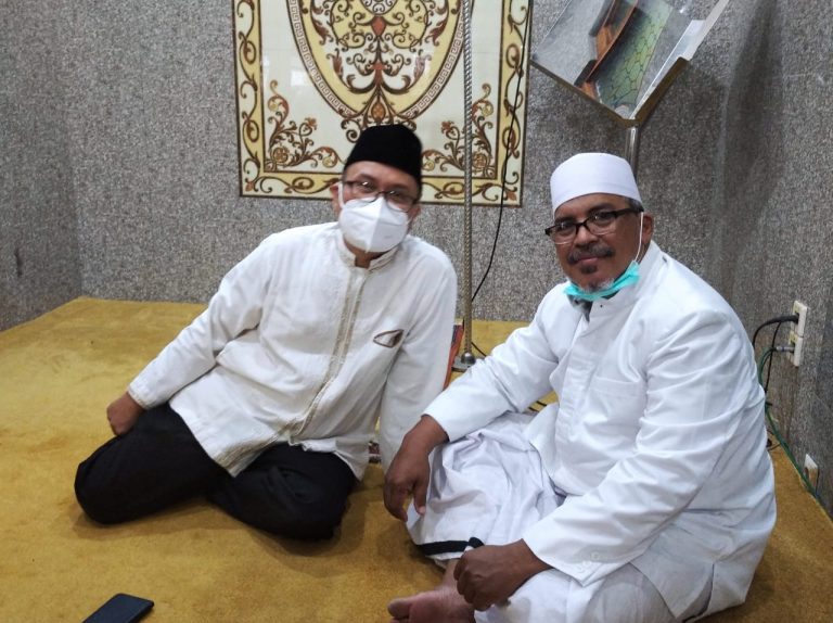 Peringati Maulid Nabi, Masjid Assakiinah Beri Bingkisan pada Yatim Piatu