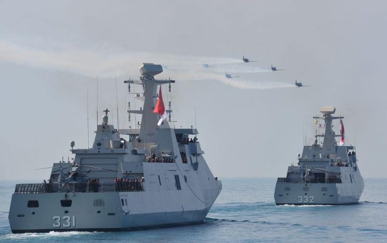 Pasukan Pendarat Amfibi Berhasil Mendarat di Kepulauan Singkep