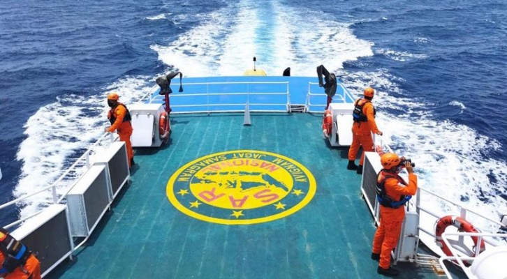 Koarmada II Kerahkan Kapal Perang dan Pesawat Udara Cari KM Liberty 1