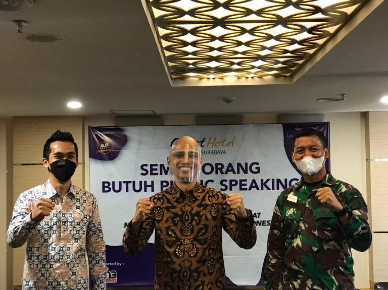 Quest Hotel Darmo Gandeng Yonif Mekanis 516 dan Raider 500 Terkait Publik Speaking