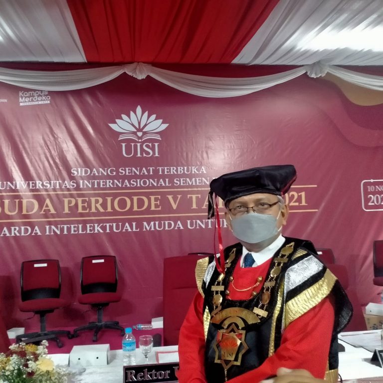 Dibekali Sertifikasi Profesi, UISI Gresik Luluskan Ratusan Wisudawan