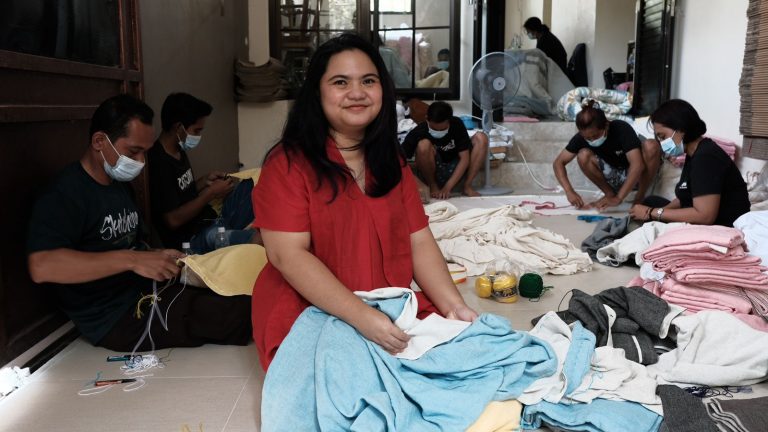 Manfaatkan Limbah Kain untuk Buat Sprei dan Selimut