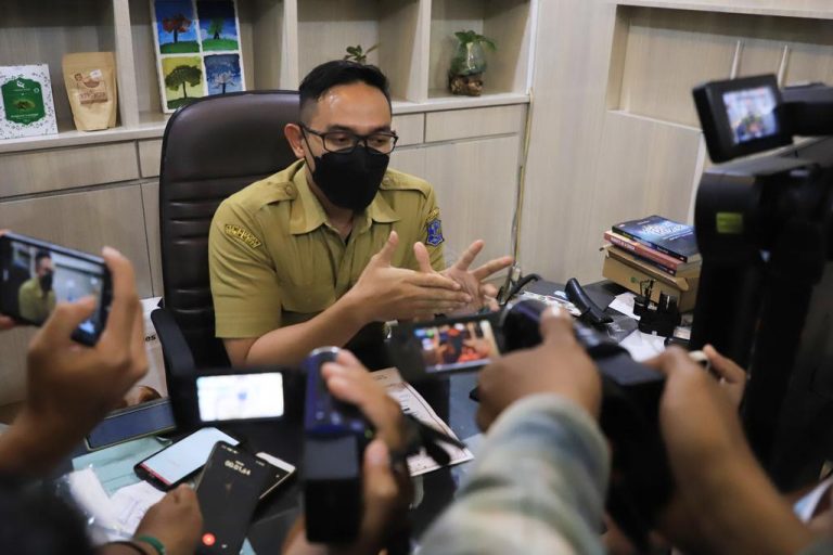 Pemkot Surabaya Gelar Vaksinasi Khusus Anak SD Usia 6-11 Tahun