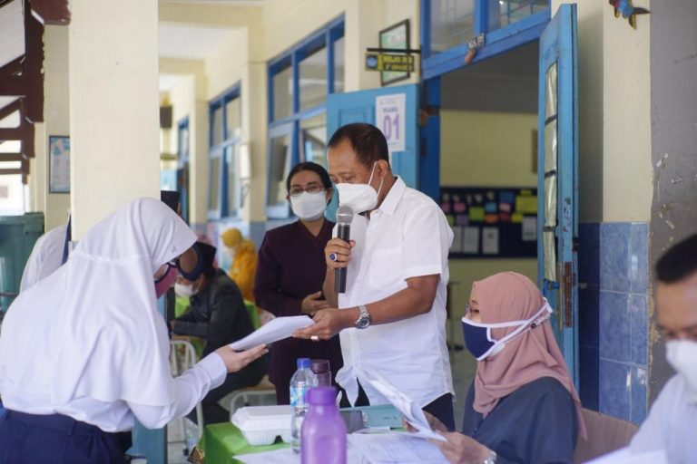 Horee…, Siswa dari Keluarga MBR Segera Terima Seragam Gratis