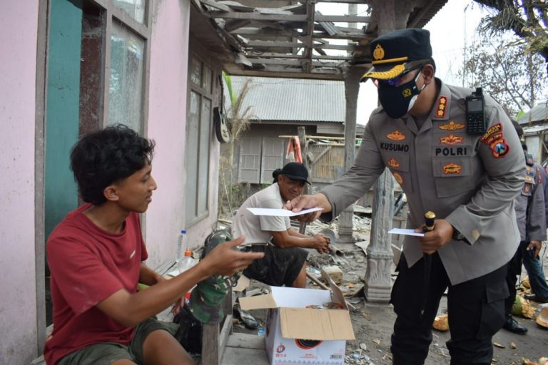 Kapolresta Sidoarjo Turun ke Kawasan Terdampak Erupsi