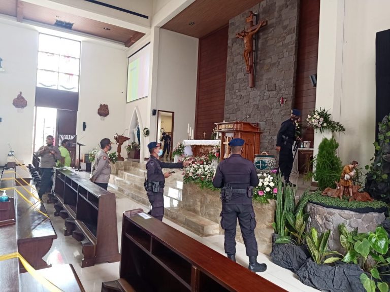 Polresta Sidoarjo Sterilisasi Sejumlah Gereja, Amankan Misa Natal