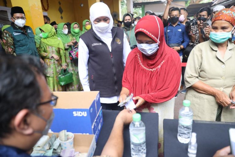 Kendalikan Harga Minyak Goreng, Pemprov Jatim Gelar Operasi Pasar