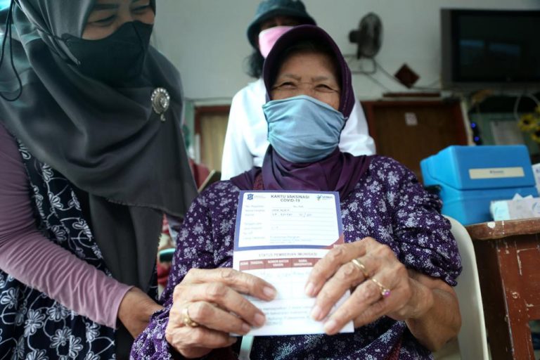 Prioritaskan Lansia, Pemkot Surabaya Terima 106.000 Sasaran Vaksin Booster