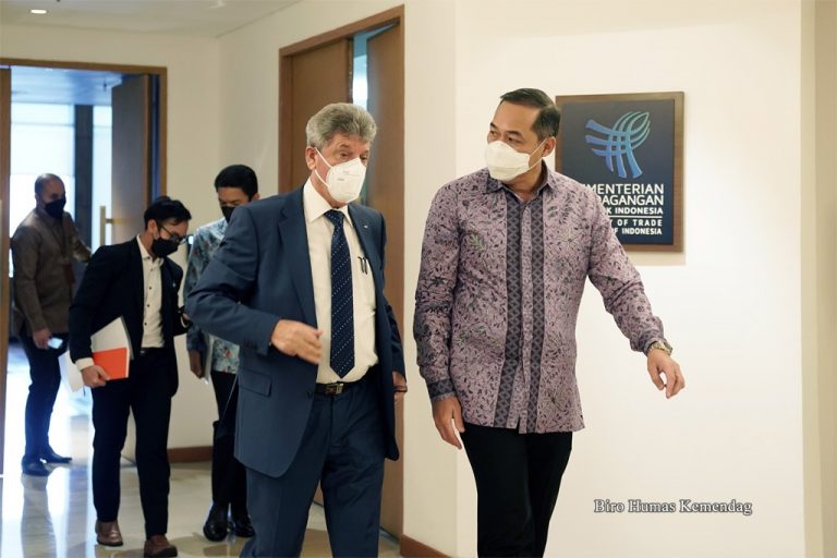 Implementasi Kebijakan DMO dan DPO Migor, Tak Boleh Rugikan Petani Kelapa Sawit