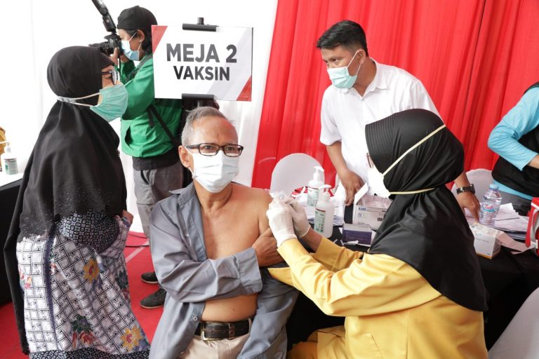 Antisipasi Lonjakan Kasus Covid-19, Lansia dan Masyarakat Berkomorbid Kurangi Mobilitas