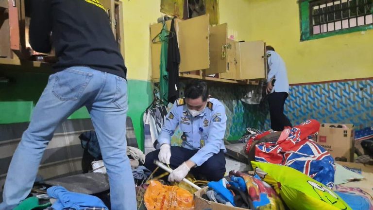 Antisipasi Gangguan Keamanan, Blok Hunian Lapas Sidoarjo Digeledah