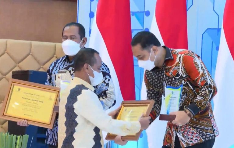 Surabaya Raih Penghargaan Investasi Tertinggi se-Indonesia