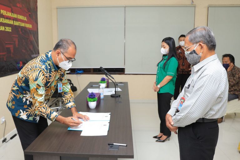 Kemenkumham Gelontorkan Rp 4,1 Miliar untuk Bantuan Hukum Bagi Masyarakat Miskin di Jatim