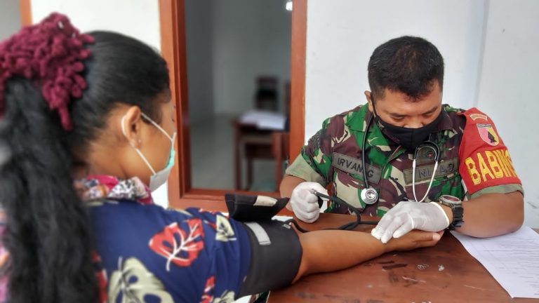 Percepat Vaksinasi, Personel Kodim Banyuwangi Sasar Warga Ponpes 