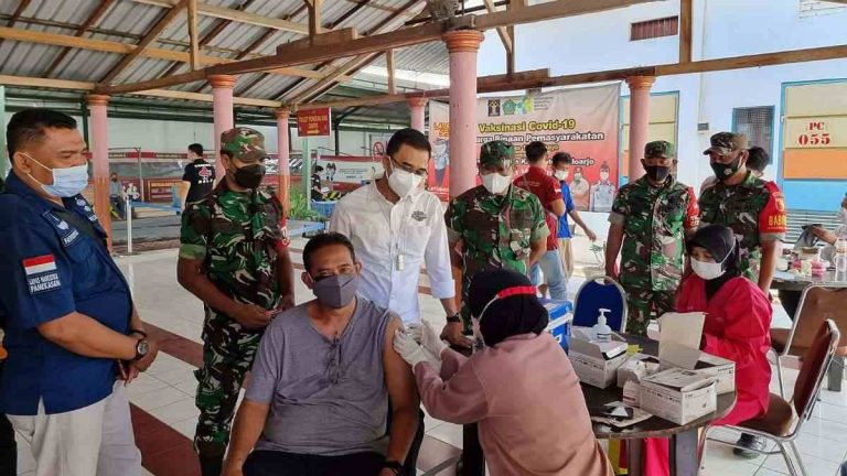 Sinergi Bersama TNI, Lapas Surabaya Gelar Vaksinasi Covid – 19 Dosis Ketiga