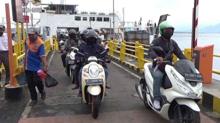 Jelang Libur Nyepi, Pemudik dari Bali Mulai Padati Ketapang 