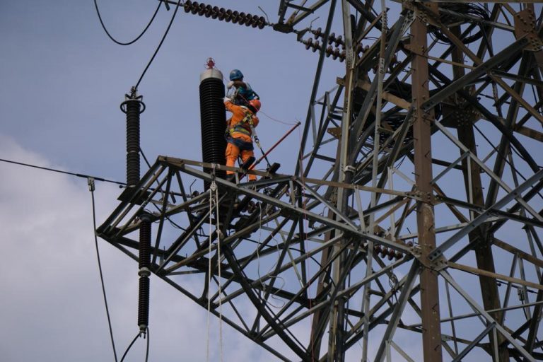 Pasokan Listrik ke Madura Lancar, Aktivitas Masyarakat Kembali Normal