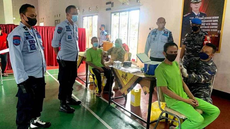 Upaya Capai Herd Immunity, Lapas Narkotika Nusakambangan Kembali Gelar Vaksinasi Covid-19