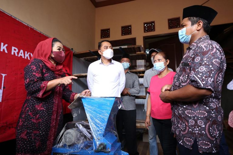 Ketua DPR RI Bantu Alat Produksi Pengrajin Tempe, Wali Kota Siap Dampingi Pemasarannya