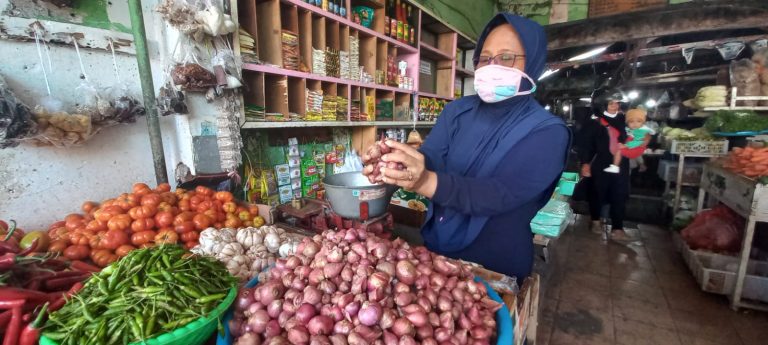 Jelang Puasa, Harga Bawang Merah di Banyuwangi Merangkak Naik