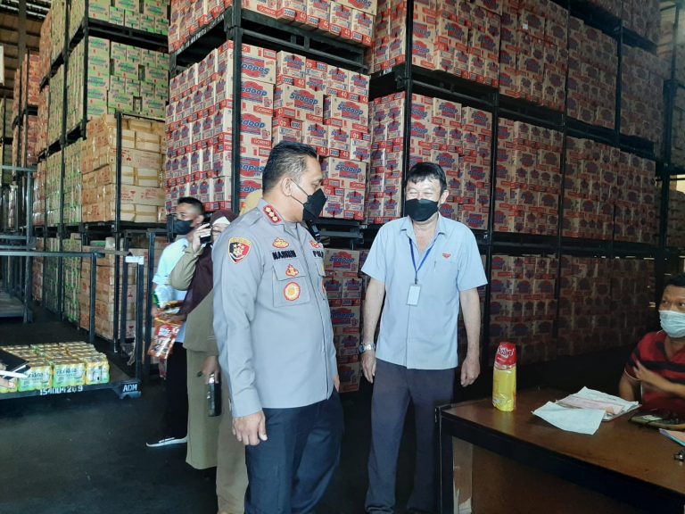 Cegah Kelangkaan, Polresta Banyuwangi Sidak Gudang Distributor Minyak Goreng 