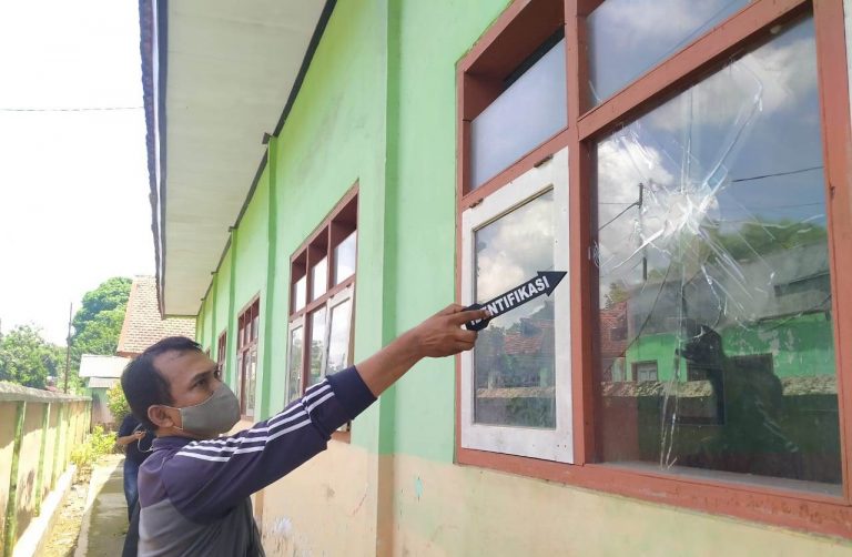 Dilempari Orang Tak Dikenal, Kaca Bangunan SD di Banyuwangi Rusak 