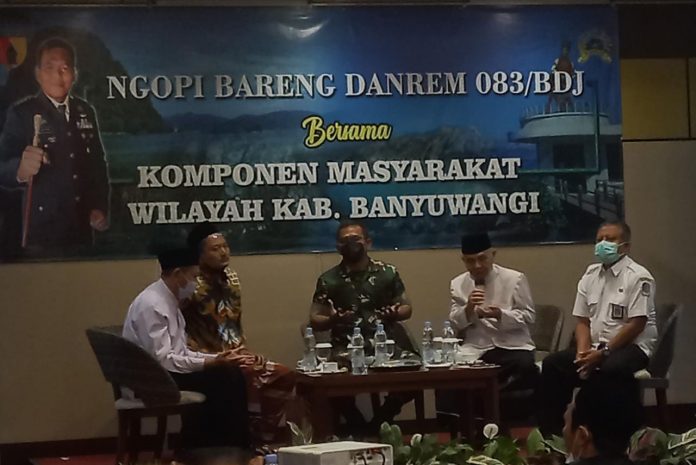 Danrem 083/Baladika Jaya, Kol. Inf. Yudi Prasetiyo menggelar pertemuan bersama tokoh keagamaan dan ormas di Banyuwangi, Rabu (16/3/2022)