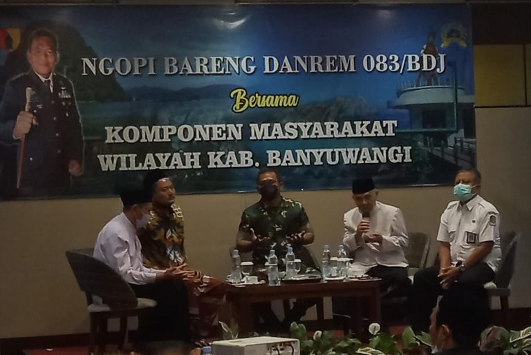 Danrem 083/Baladika Jaya, Kol. Inf. Yudi Prasetiyo menggelar pertemuan bersama tokoh keagamaan dan ormas di Banyuwangi, Rabu (16/3/2022)
