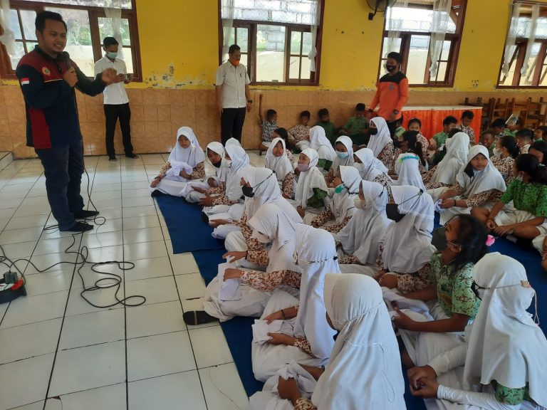 SRPB Kota Pasuruan Adakan Simulasi Bencana Puting Beliung di SDN Kandangsapi 1