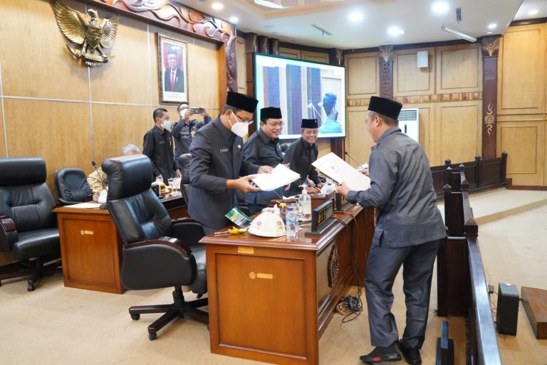 Tujuh Fraksi Setujui Kerjasama Pengelolaan Parkir 