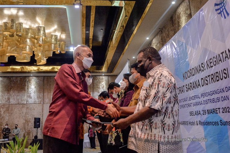 Kemendag Serahkan DIPA Dana Bantuan Revitalisasi 87 Pasar Rakyat Daerah