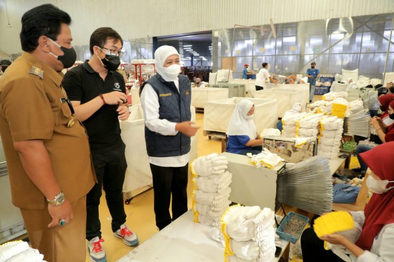 Tegas, Gubernur Khofifah Minta Pengusaha di Jatim Bayarkan THR Pekerja, H-7 Lebaran