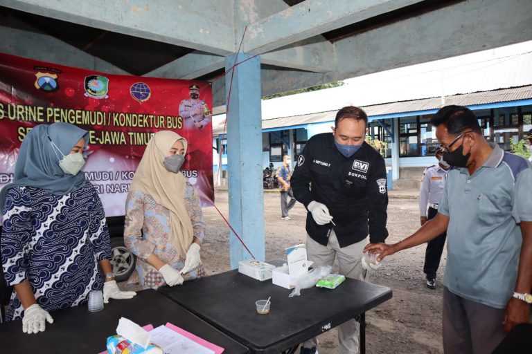 Antisipasi Pemakaian Narkoba, Sopir dan Kenek Bus Dites Urine