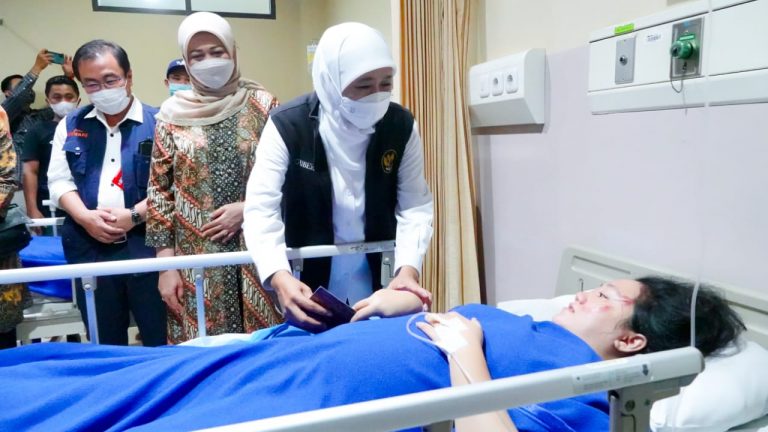 Jenguk Korban Kecelakaan Bus, Gubernur Beri Kekuatan Psikologis