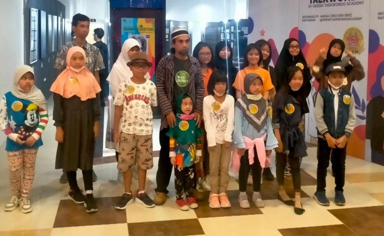 Hingga 29 Mei, Sanggar Daun Gelar Pameran Lukisan Anak di Gresik