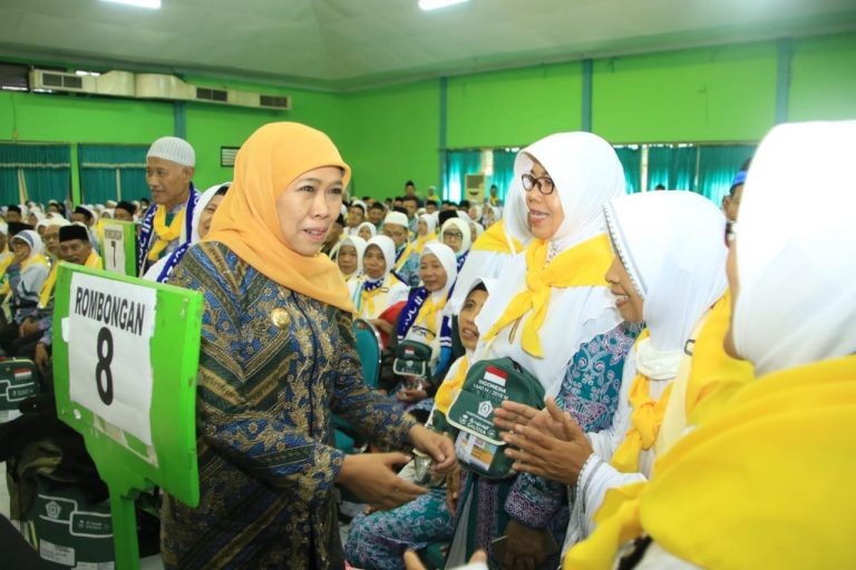 Jelang Pemberangkatan Ibadah Haji 2022, Gubernur Minta Kemenag Jatim Pastikan Semua Calon Jamaah Haji Telah Divaksin Lengkap