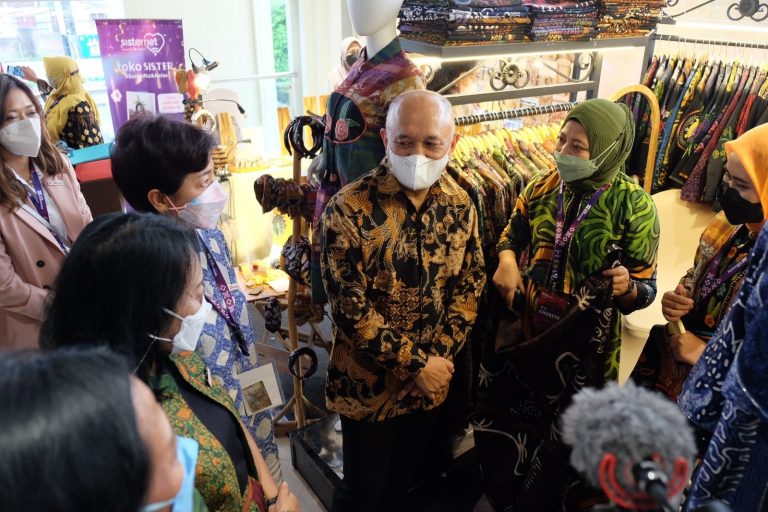 XL Berbagi Pengalaman Memperkuat UMKM Perempuan