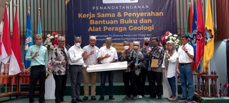 Investor Tambang Emas Tumpangpitu Gandeng Mahasiswa Dalami Geologi 