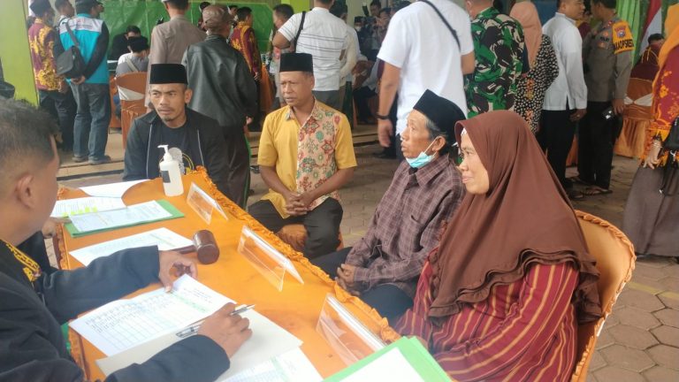 Polresta Banyuwangi Nikahkan 59 Pasangan Lansia secara Sah